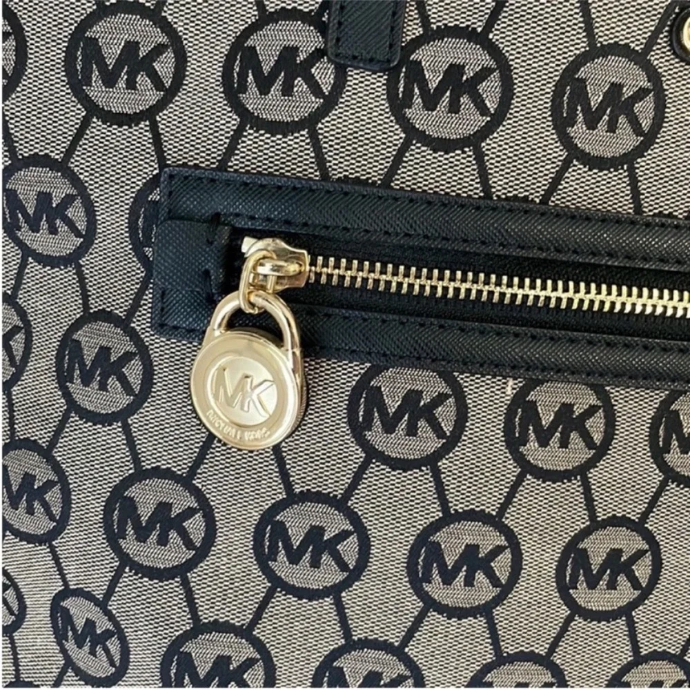 Michael‎ Kors Signature Tote